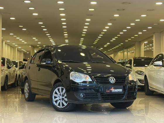 VOLKSWAGEN POLO SEDAN 1.6 8V GASOLINA 4P MANUAL